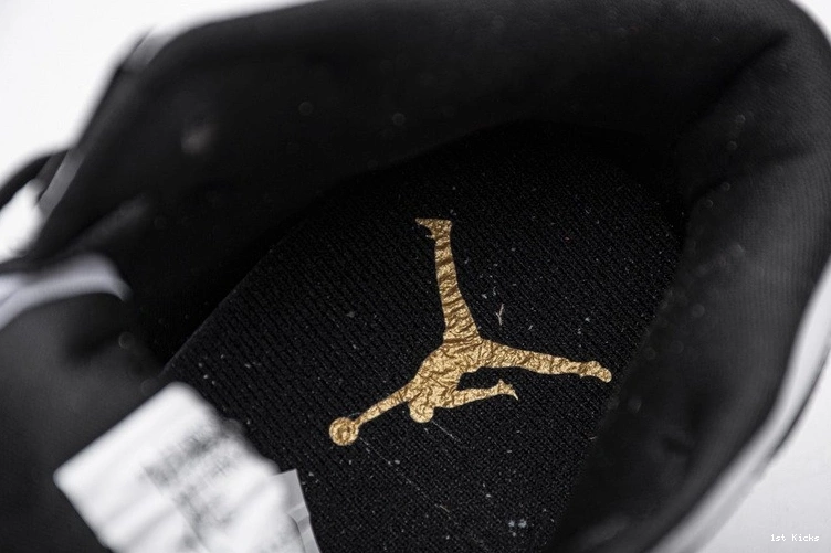 1 Black Gold  Mid Jordan Patent  White 852542-007 0410